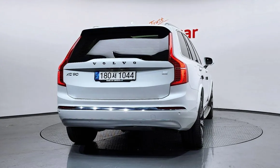 Volvo XC90 — фото 8