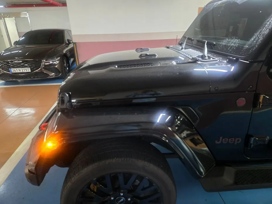 Jeep Wrangler — фото 1