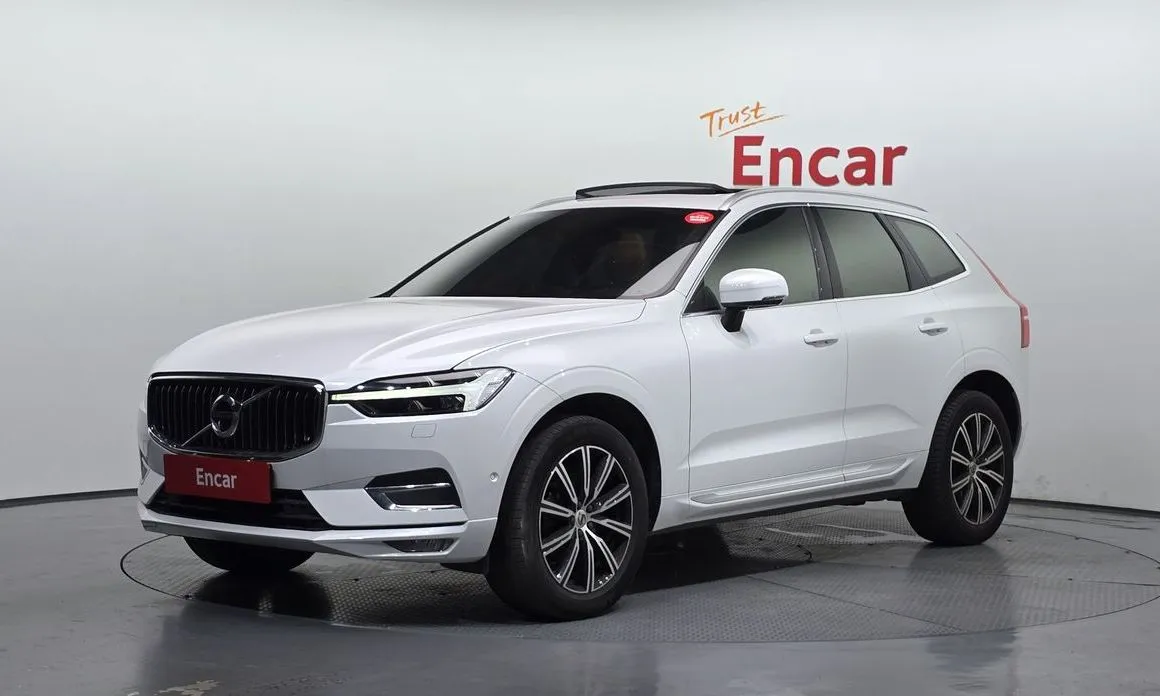 Volvo XC60 — фото 1