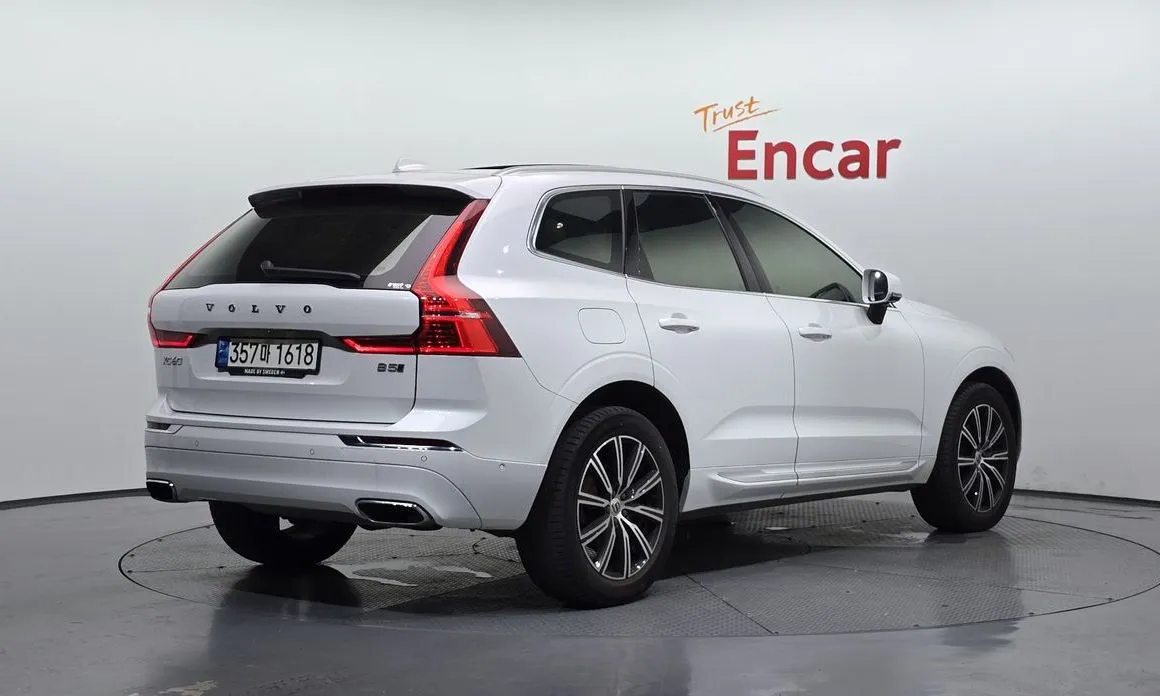 Volvo XC60 — фото 6