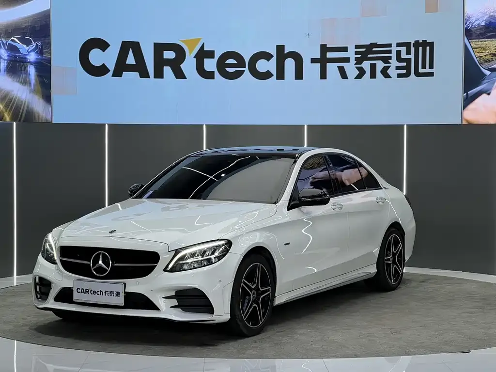 Mercedes-Benz C-Class — фото 1