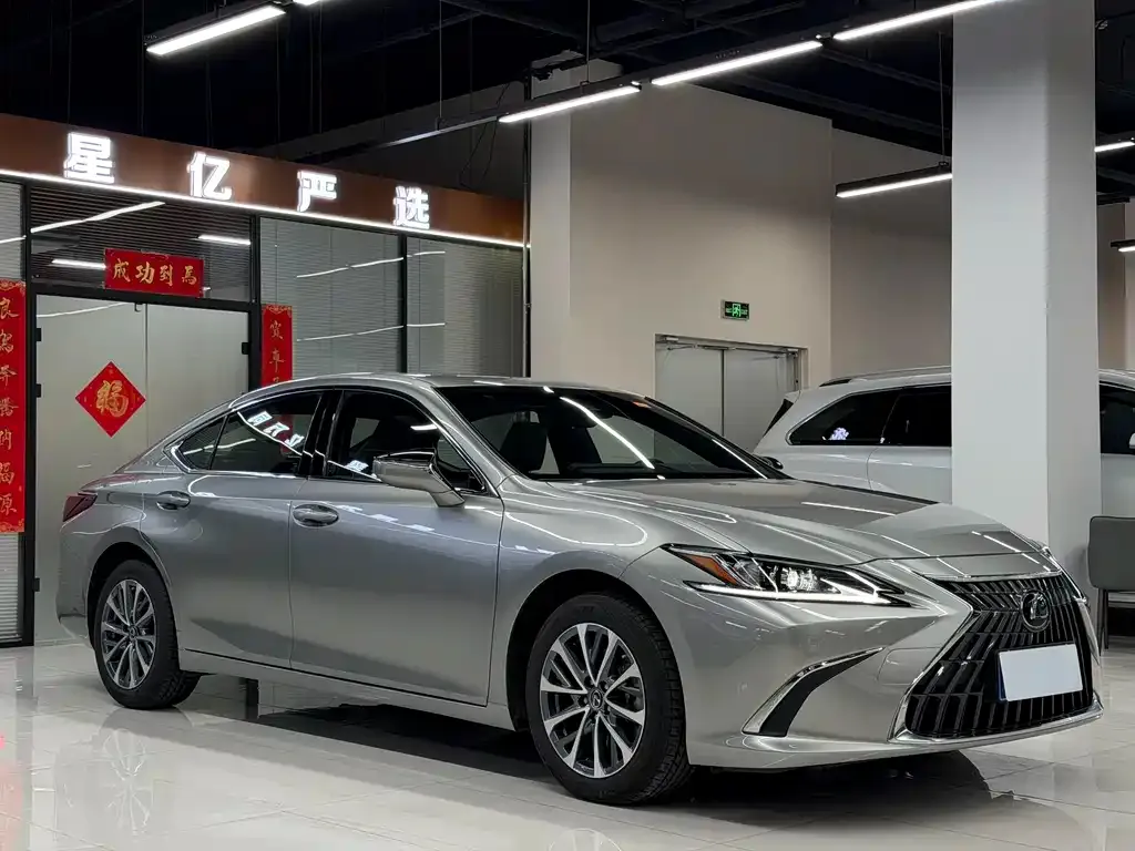 Lexus ES — фото 5