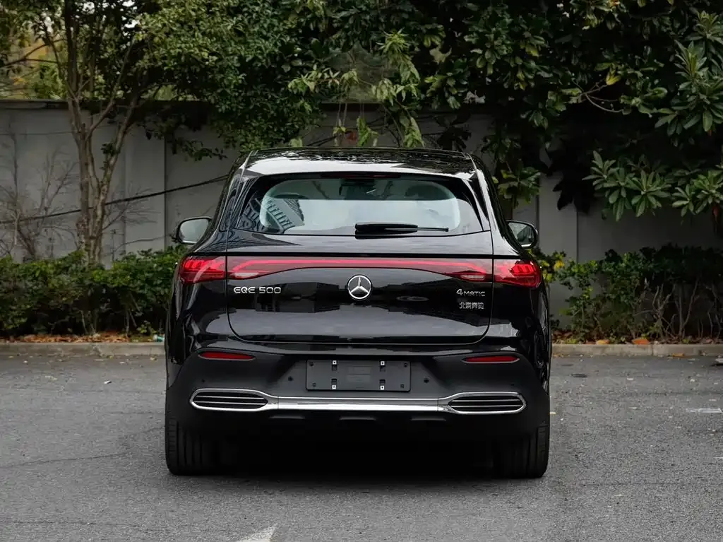 Mercedes-Benz EQE SUV — фото 3