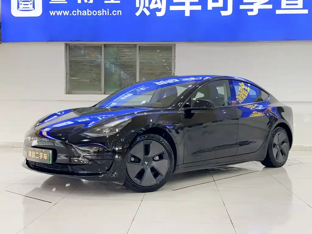 Tesla Model 3 — фото 1