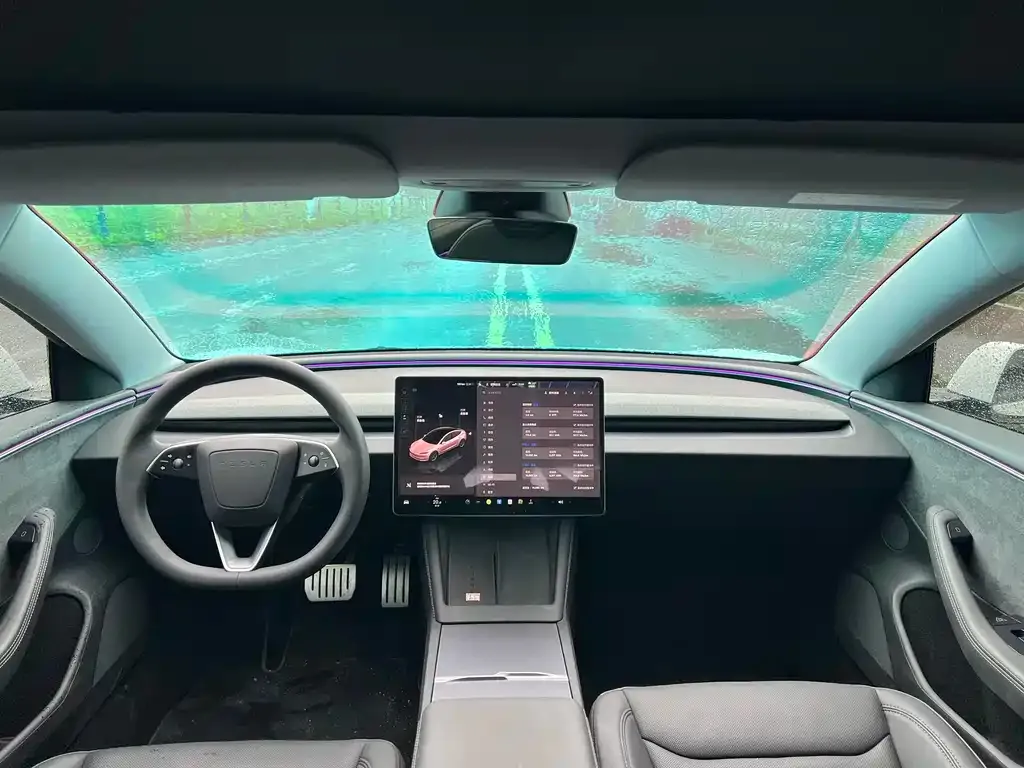 Tesla Model 3 — фото 8