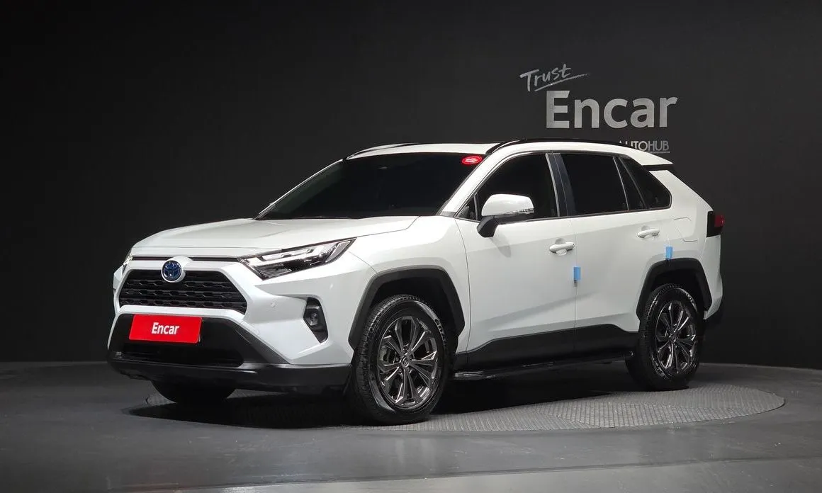 Toyota RAV4 — фото 1