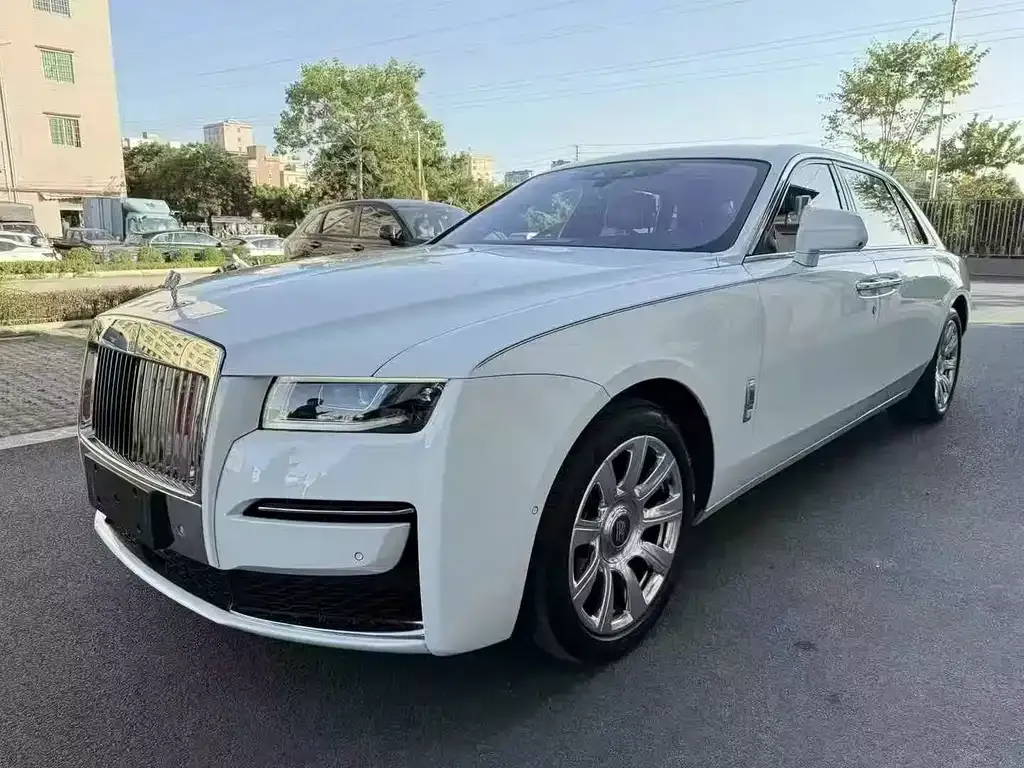 Rolls-Royce Ghost — фото 1