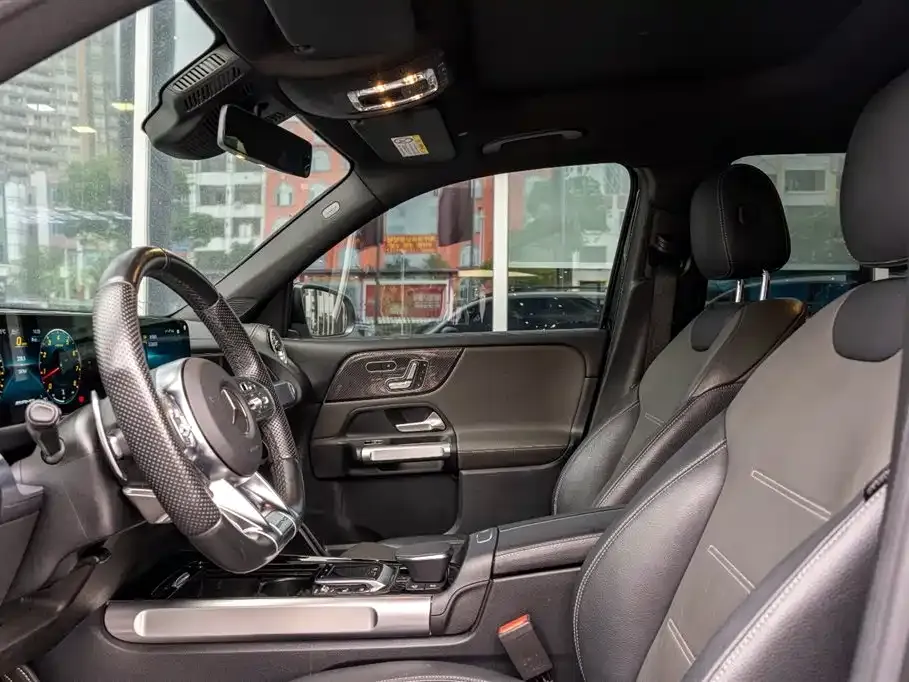 Mercedes-Benz GLB AMG — фото 6