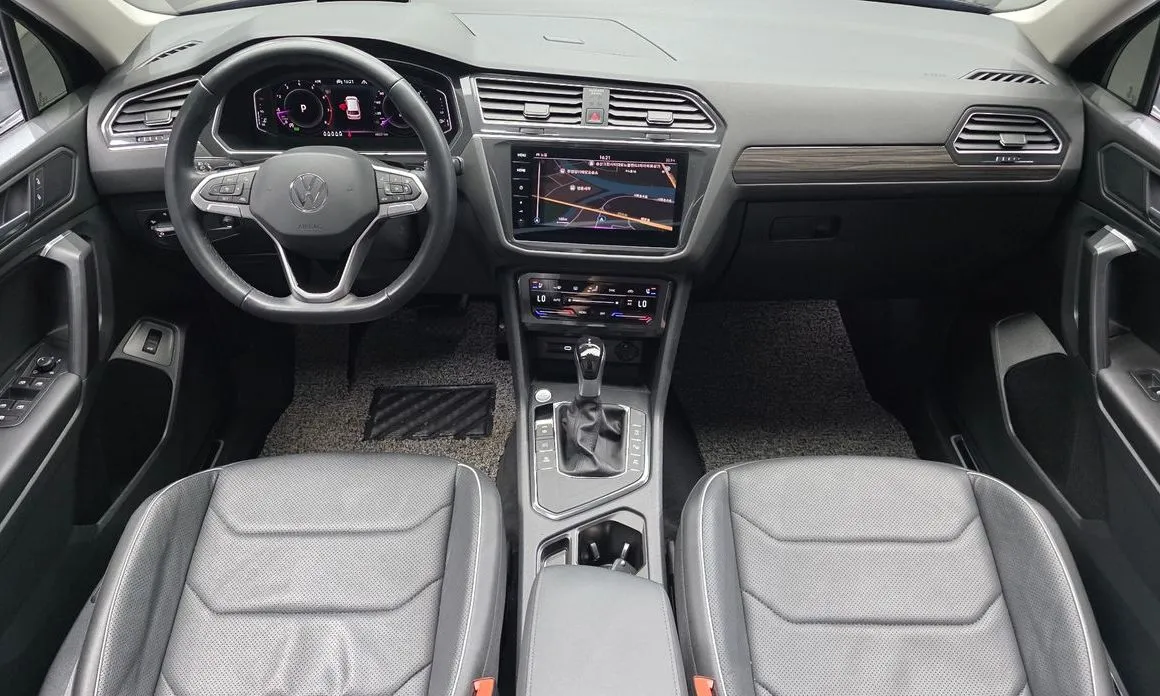 Volkswagen Tiguan — фото 6