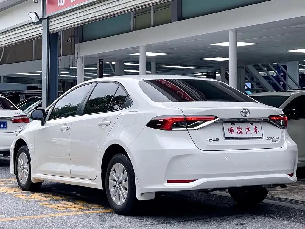 Toyota Corolla — фото 3