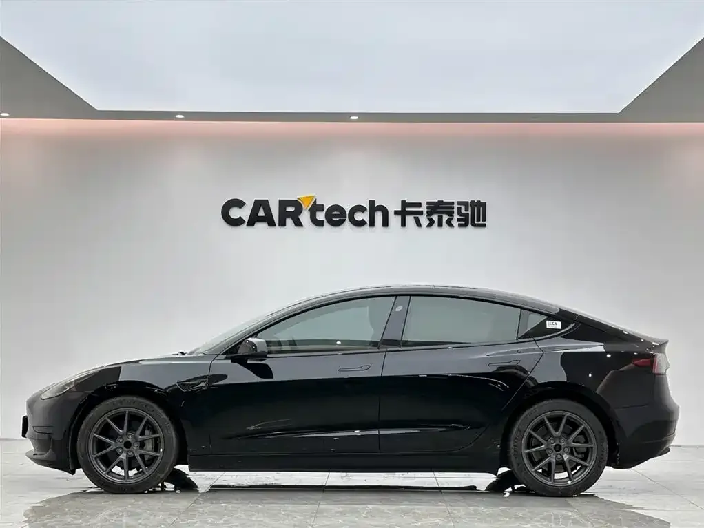 Tesla Model 3 — фото 8