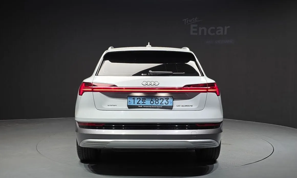 Audi e-tron — фото 2