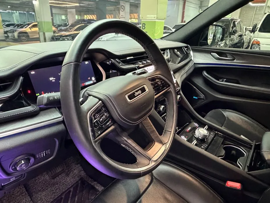Jeep Cherokee — фото 4