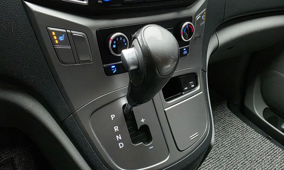 Hyundai Starex — фото 10