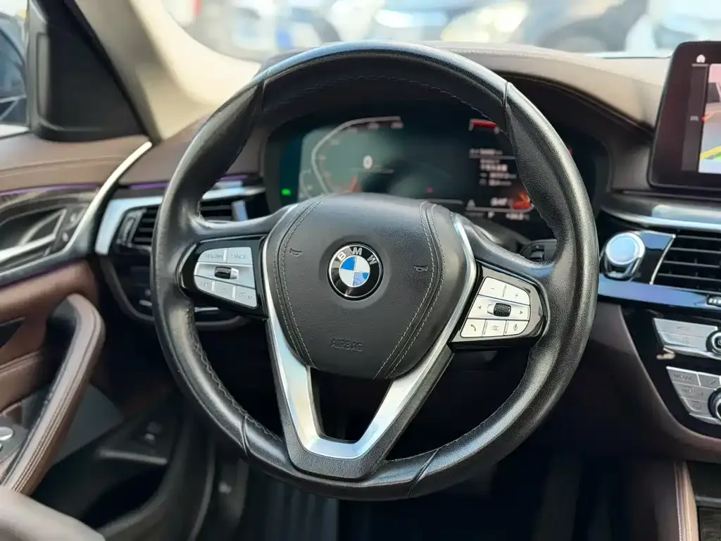 BMW 5 Series — фото 2