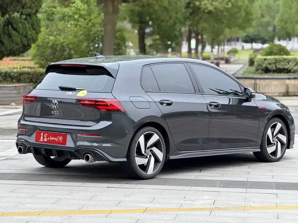 Volkswagen Golf GTI — фото 6