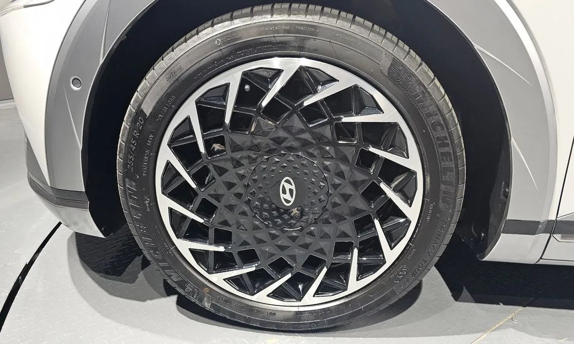 Hyundai Ioniq5 — фото 2