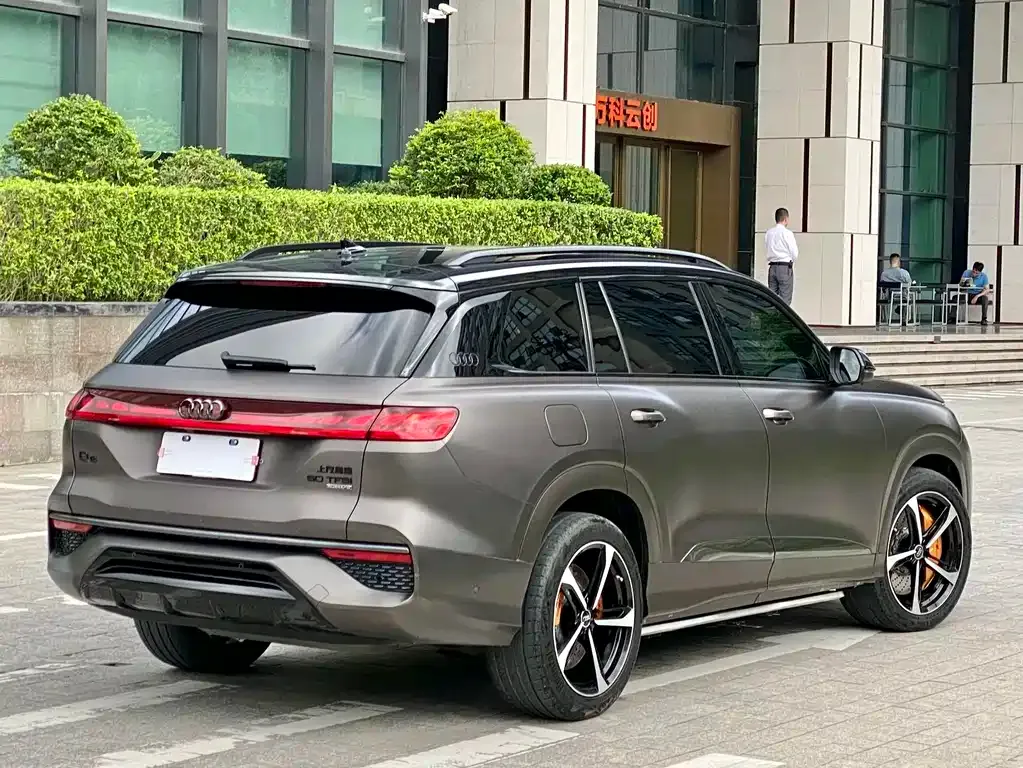Audi Q6 — фото 7