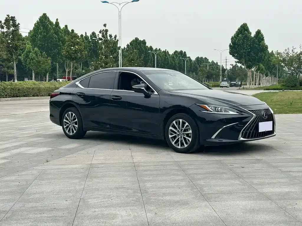 Lexus ES — фото 7