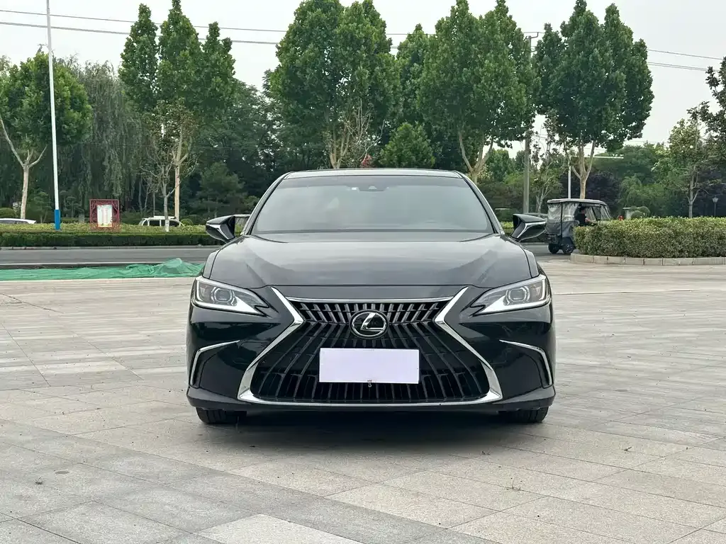Lexus ES — фото 8