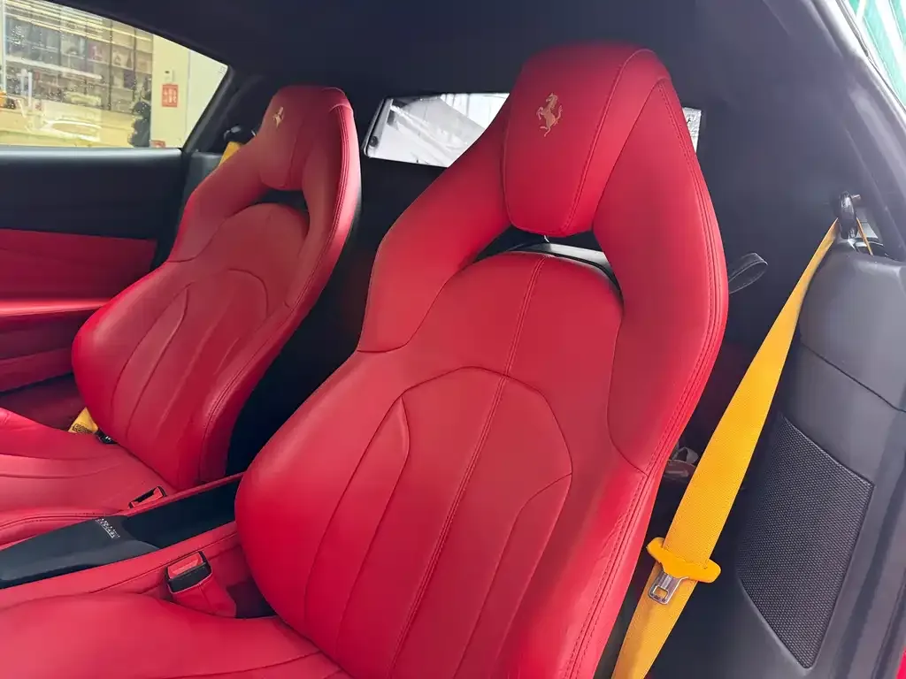 Ferrari F8 — фото 6