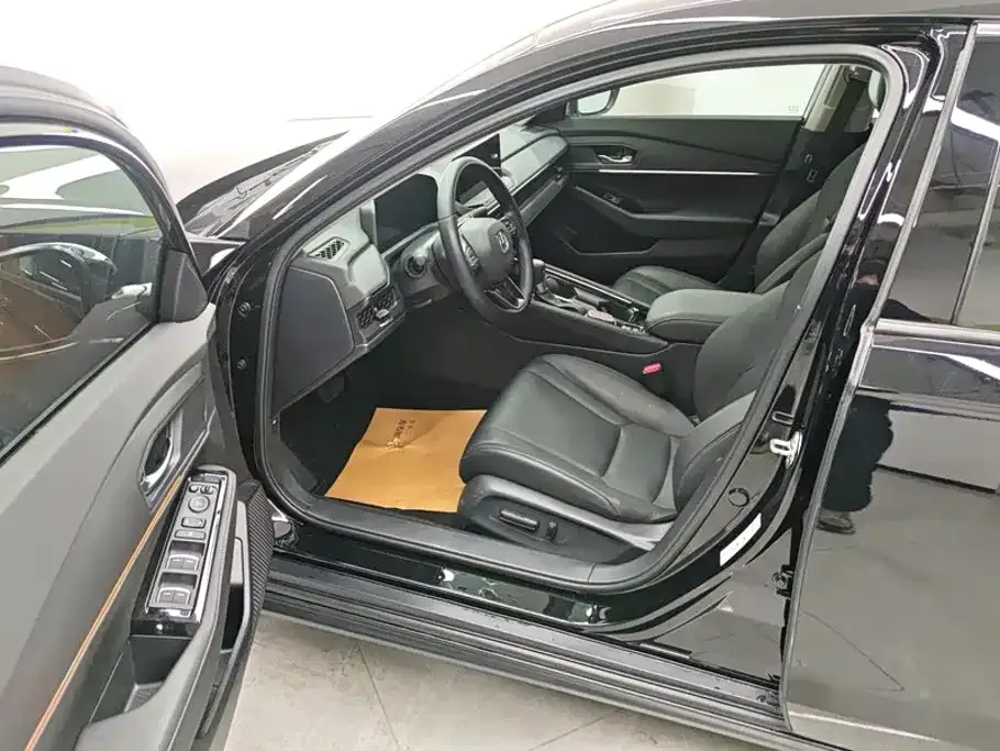 Honda Accord — фото 8