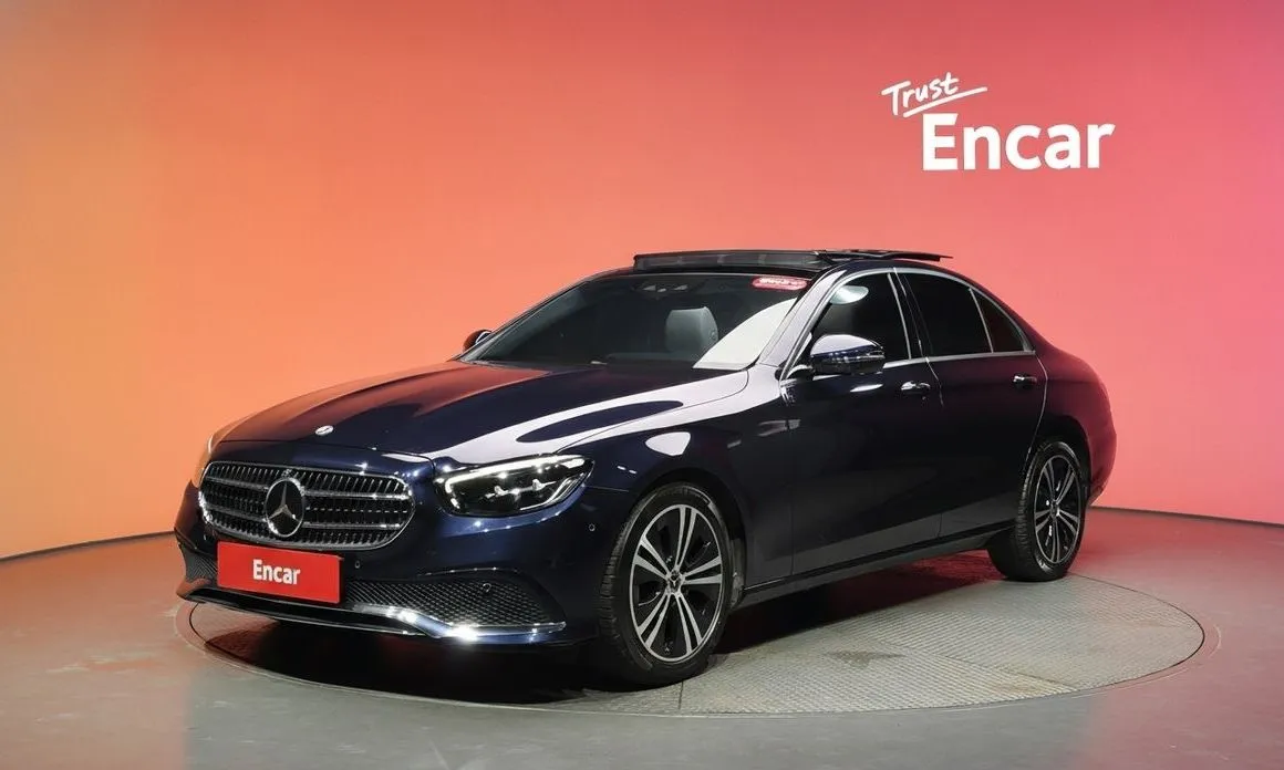 Mercedes-Benz E-Class — фото 1