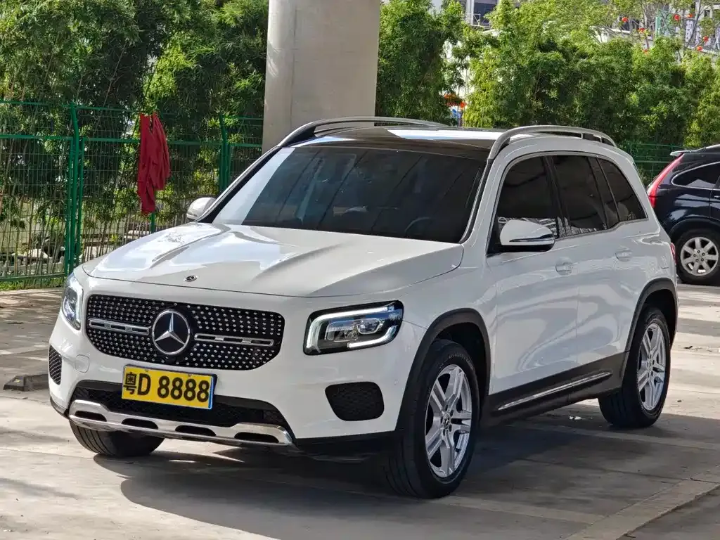 Mercedes-Benz GLB — фото 1
