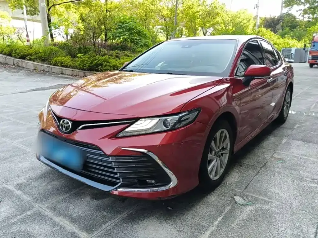 Toyota Camry — фото 5