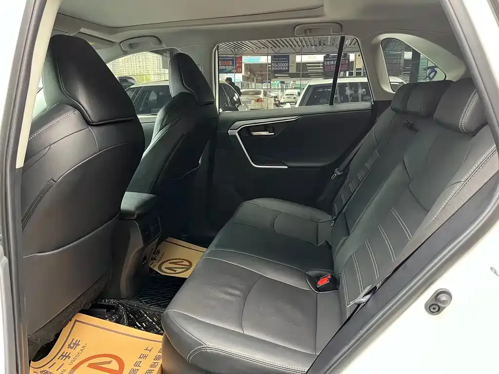 Toyota Wildlander — фото 10