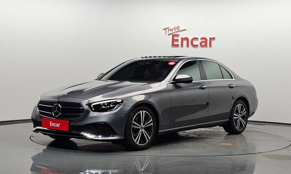 Mercedes-Benz E-Class — фото 1