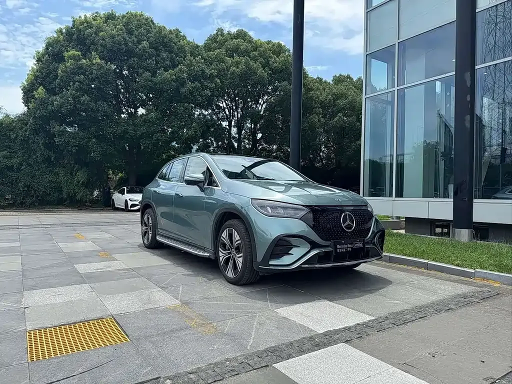 Mercedes-Benz EQE SUV — фото 9