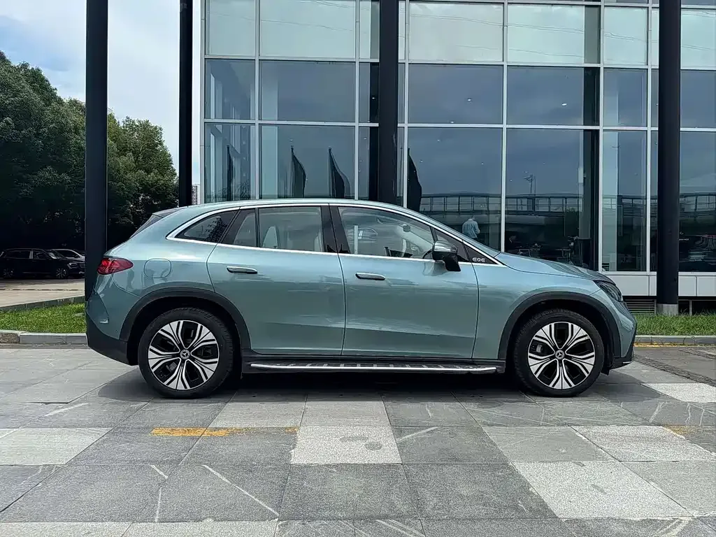 Mercedes-Benz EQE SUV — фото 6