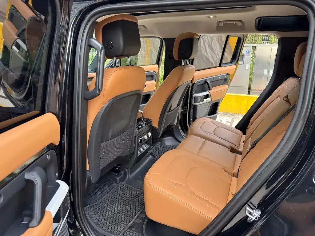 Land Rover Defender — фото 2