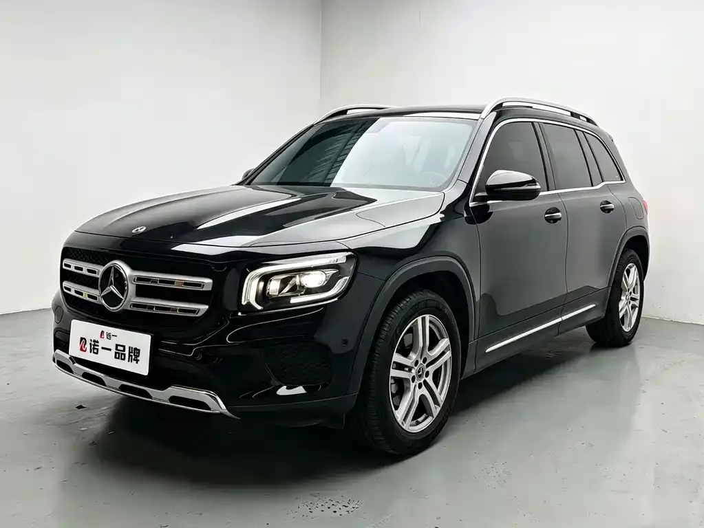Mercedes-Benz GLB — фото 1