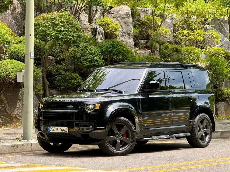 Land Rover Defender — фото 1