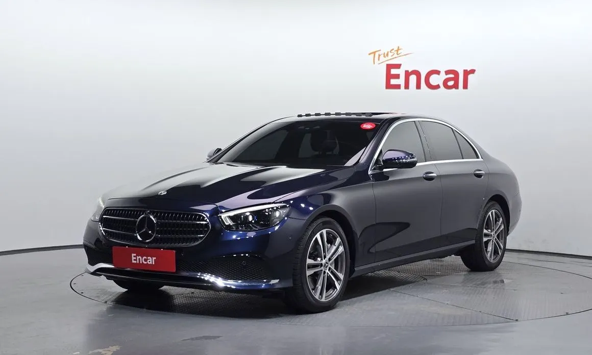 Mercedes-Benz E-Class — фото 1