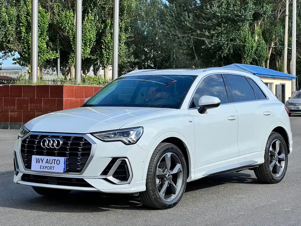 Audi Q3 — фото 1