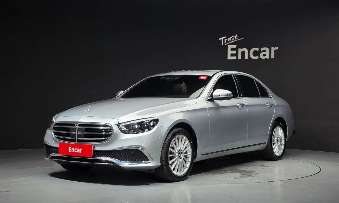 Mercedes-Benz E-Class — фото 1