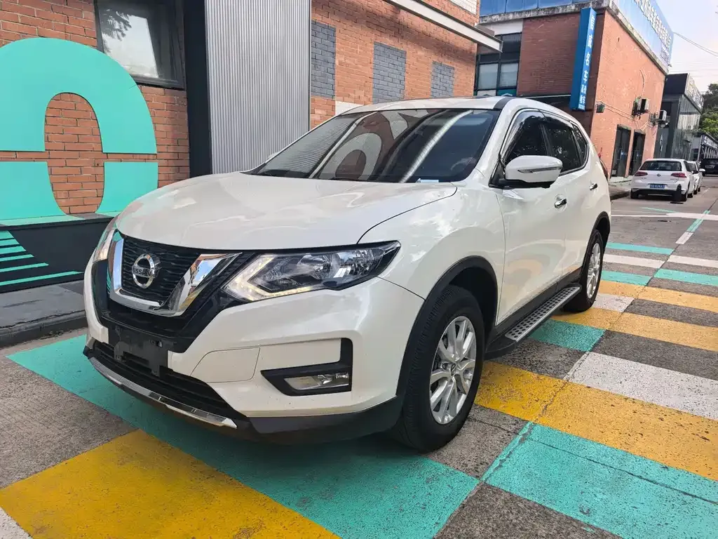 Nissan X-Trail — фото 1