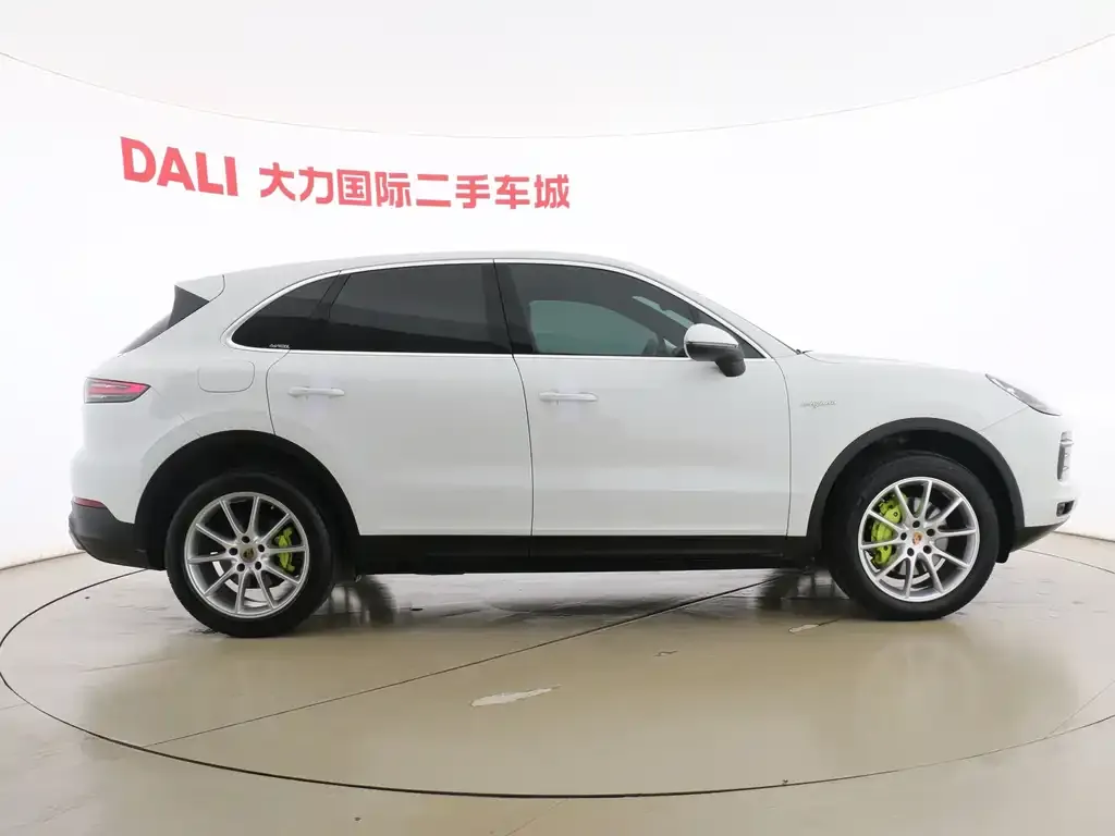 Porsche Cayenne Hybrid — фото 10