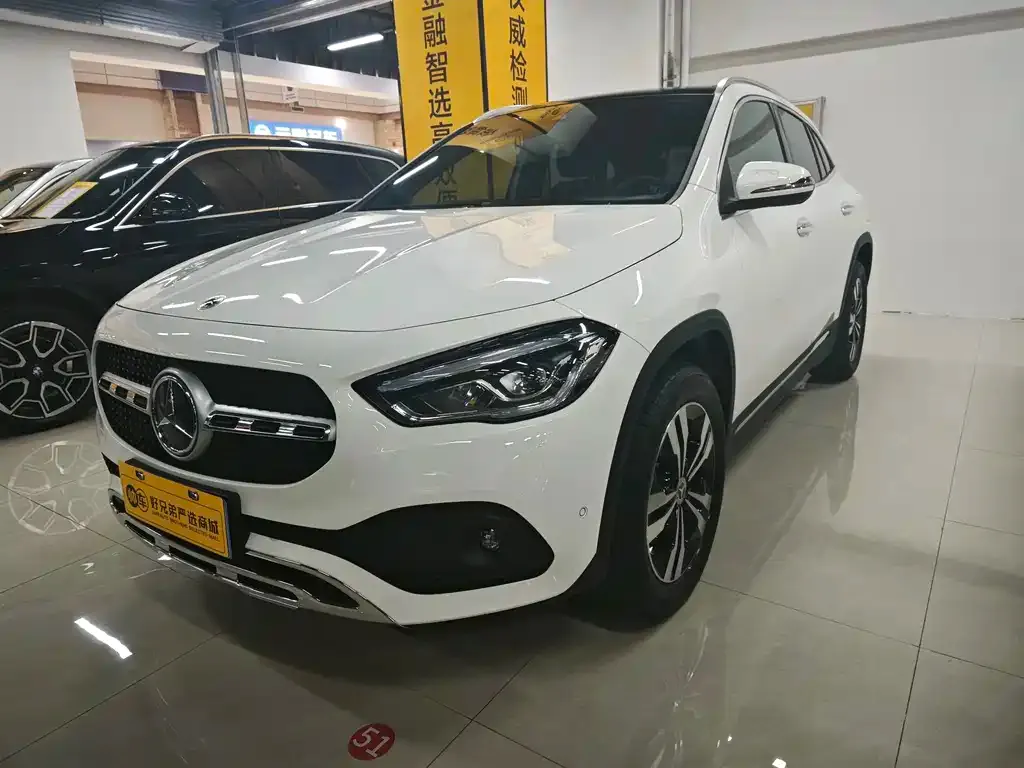 Mercedes-Benz GLA — фото 1