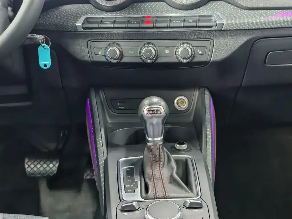 Audi Q2L — фото 3