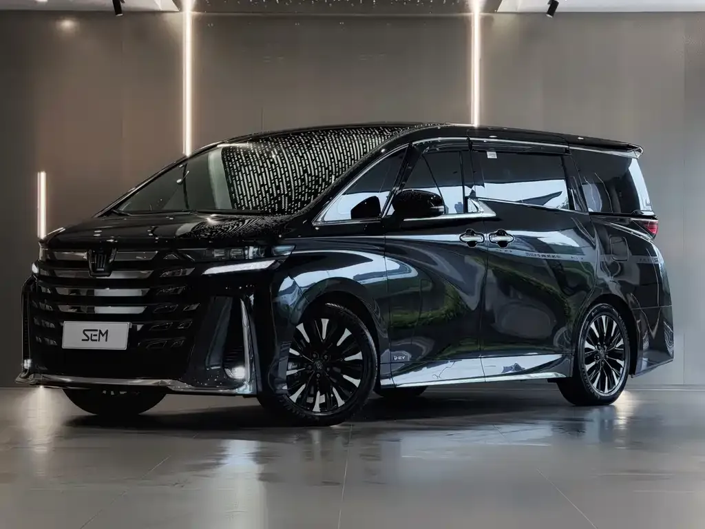 Toyota Vellfire — фото 1