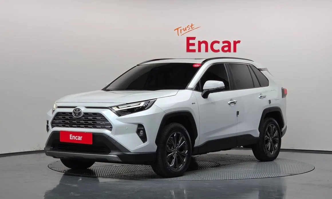 Toyota RAV4 — фото 1