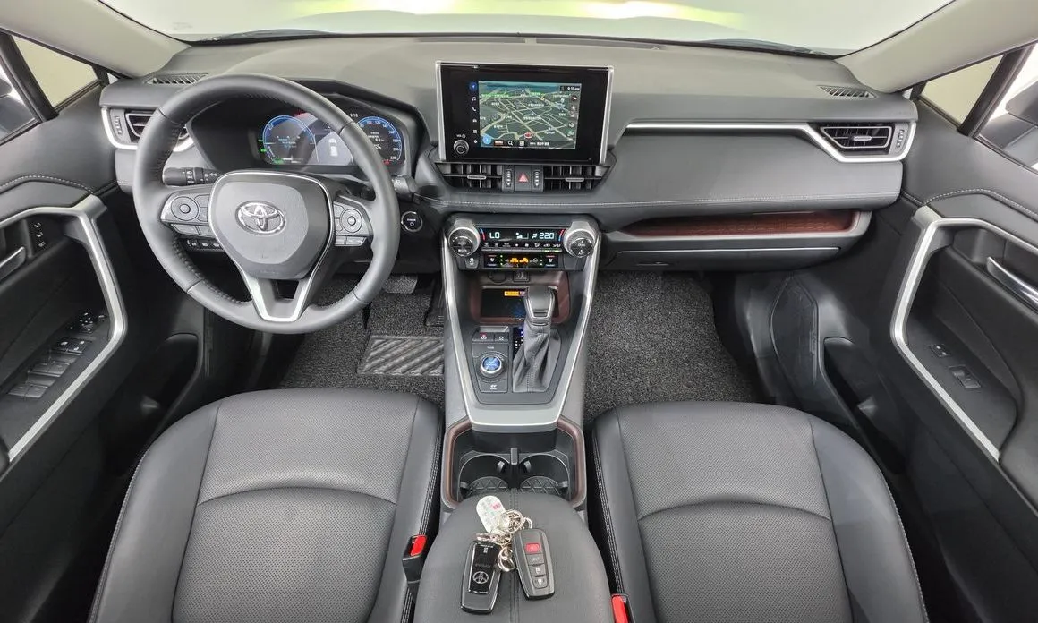 Toyota RAV4 — фото 3
