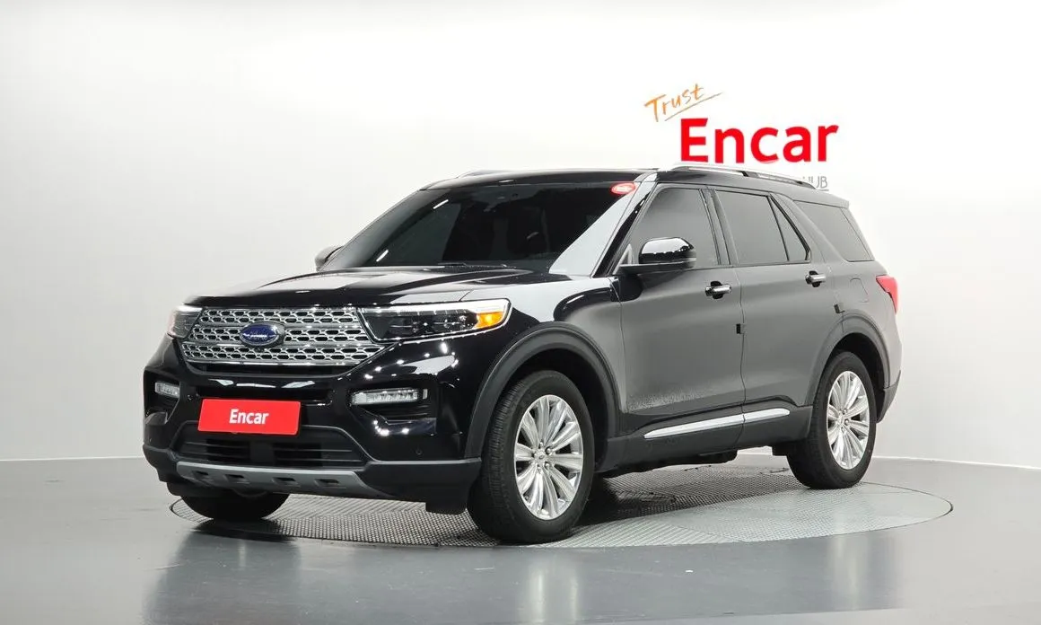 Ford Explorer — фото 1