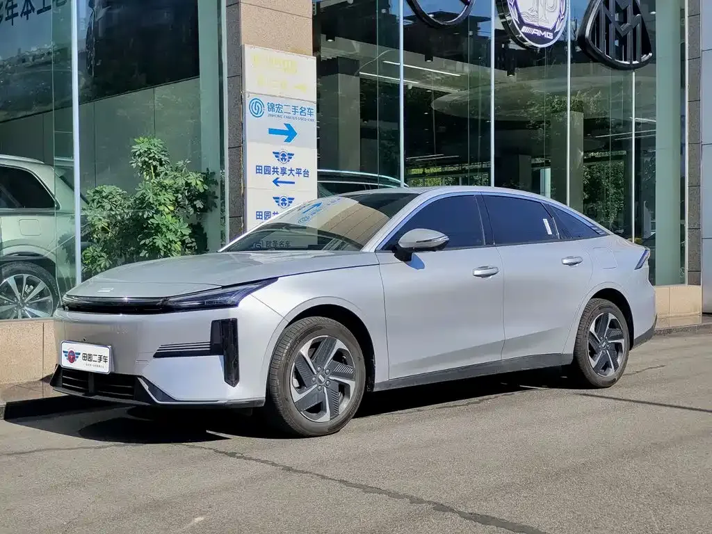 Geely Galaxy L6 — фото 1