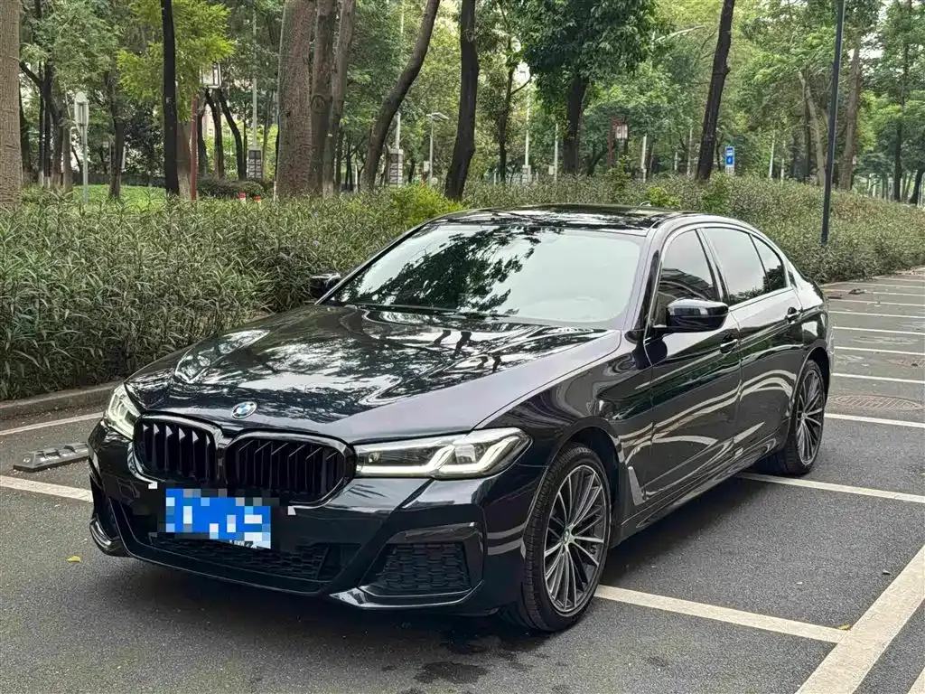 BMW 5 Series — фото 1