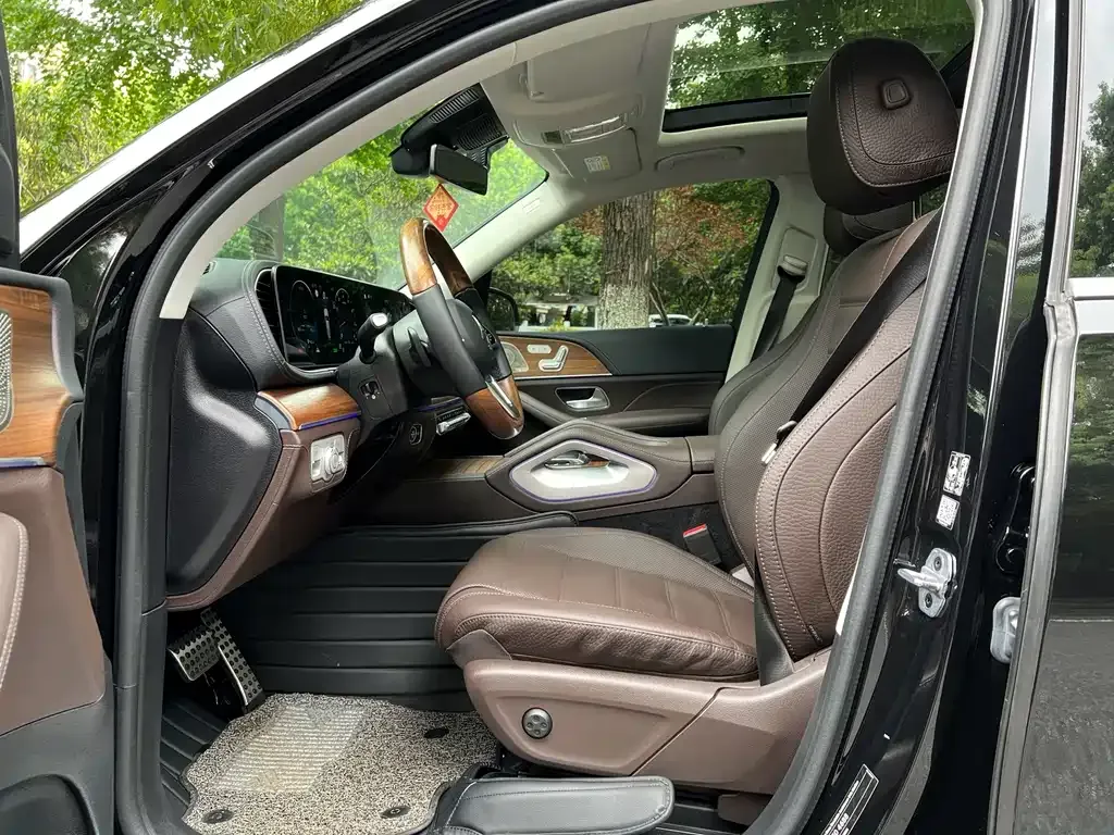 Mercedes-Benz GLS — фото 6